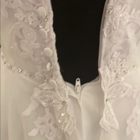 New wedding dress - Picture 5 of 6